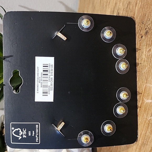 Torrid - Spooky Ghost Stud Set & Cuff​​​​​​ - Picture 2 of 9